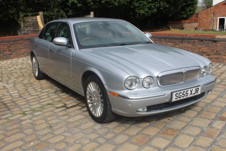 JAGUAR XJ 4.2 Super LWB Saloon 4dr